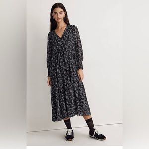 Petite Georgette V-Neck Tiered Midi Dress in Enchanted Floral in size M